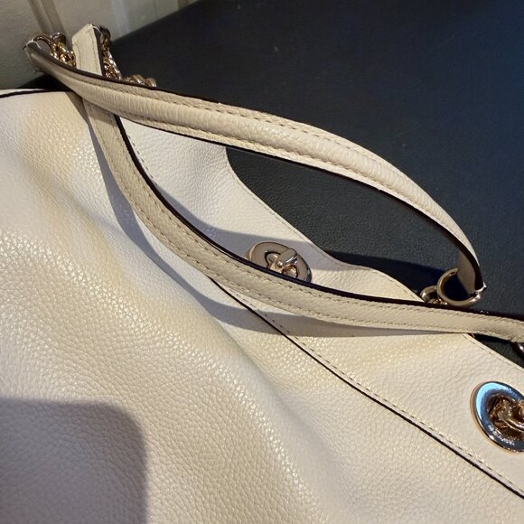 Pristine COACH White Ivory Pebbled Leather Turnlock Edie Handbag - Picture 16 of 16